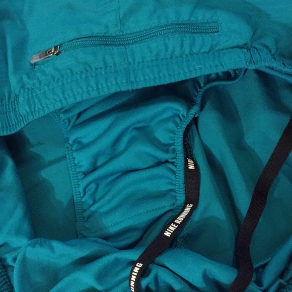 Like new Nike Tempo modern embossed shorts - Picture 5 of 5